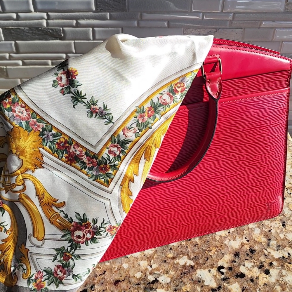 Authentic Vintage Louis Vuitton Epi Riviera Bag - Picture 12 of 15
